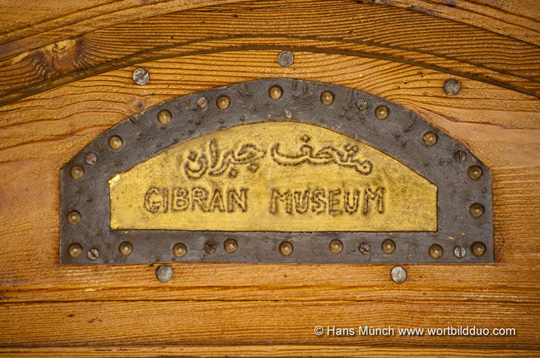 Tür zum Gibran Museum in Bcharré