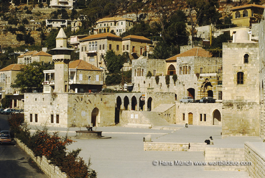 Deir al Qamar Moschee im Zentrum