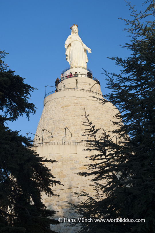 Marienstatue in Harissa über Jounieh